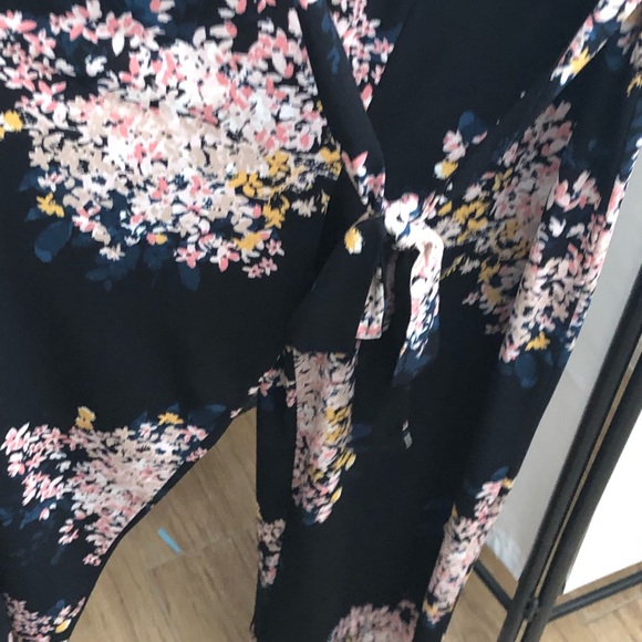 Maurice’s Wide legged floral jumpsuit - Picture 3 of 3